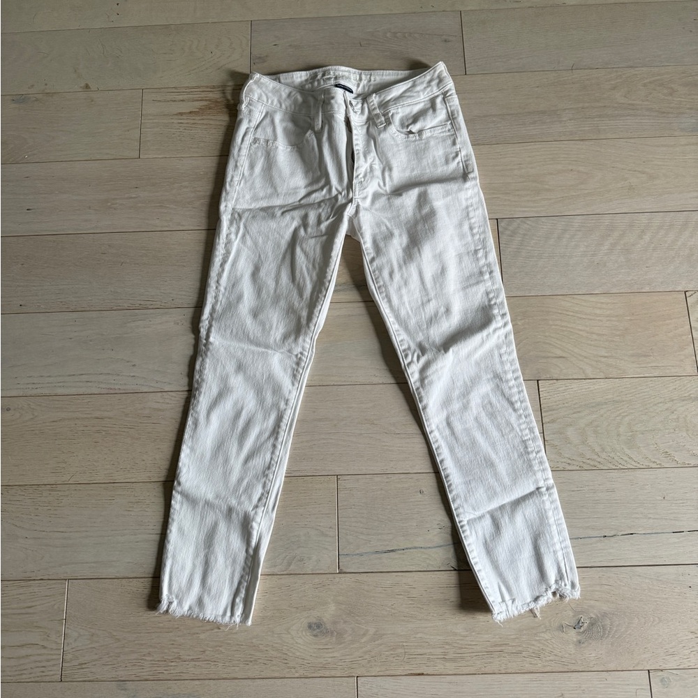 White American Eagle Jegging crop jeans